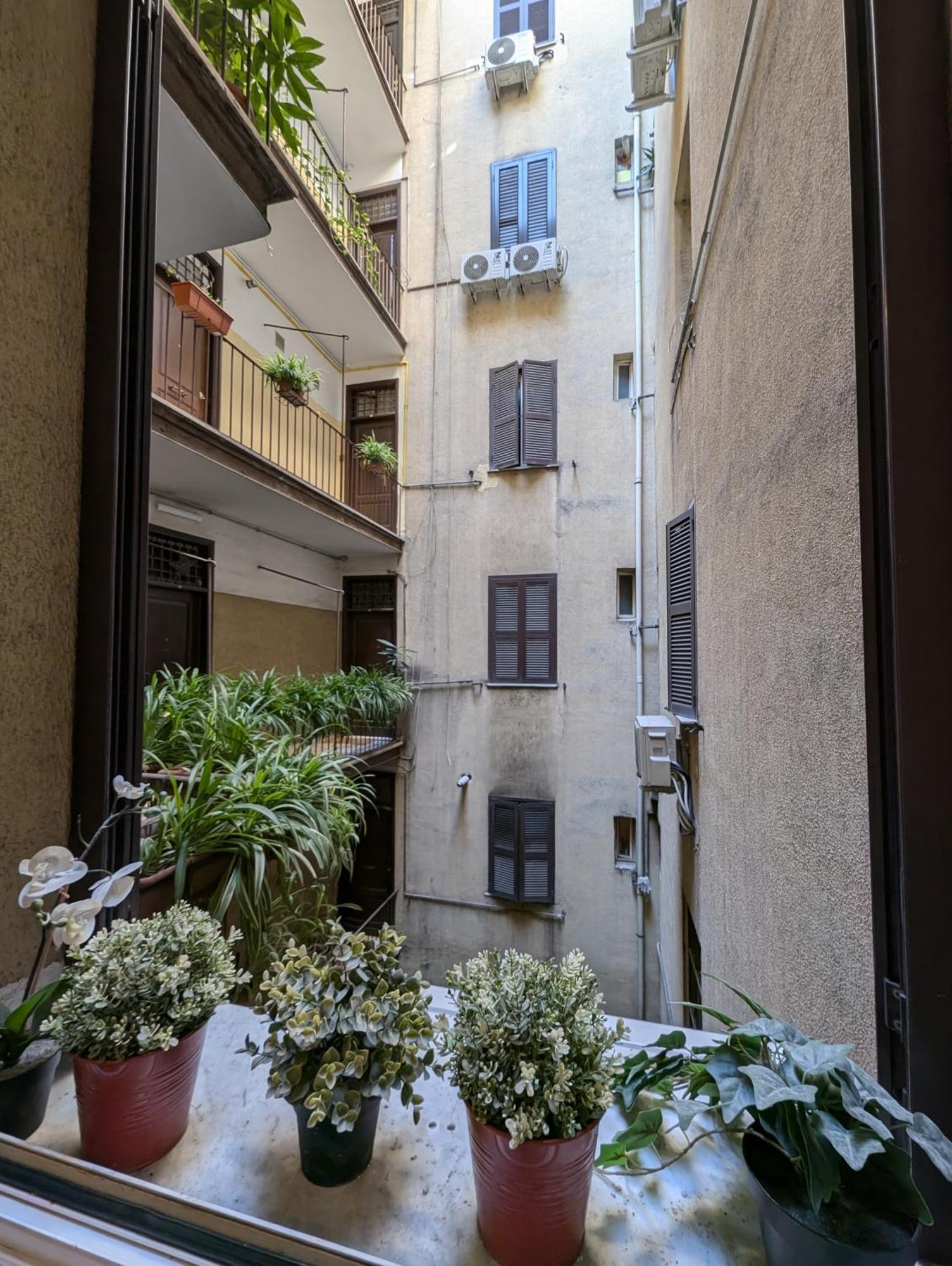 Roomz Romestay Екстер'єр фото